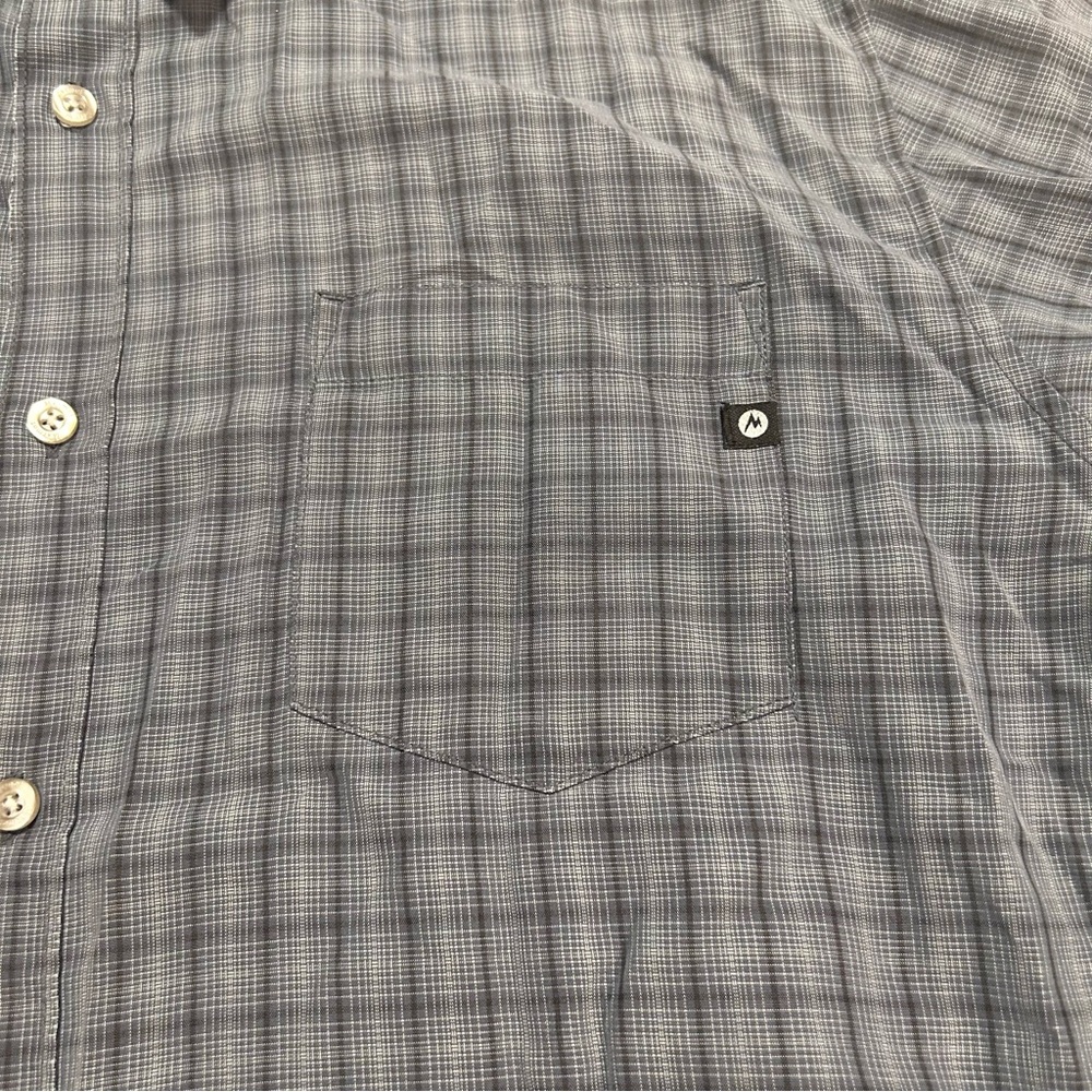 Marmot Men's Button Up Shirt XL Short Sleeve Blue Plaid Side Split Relaxed - Picture 2 of 6